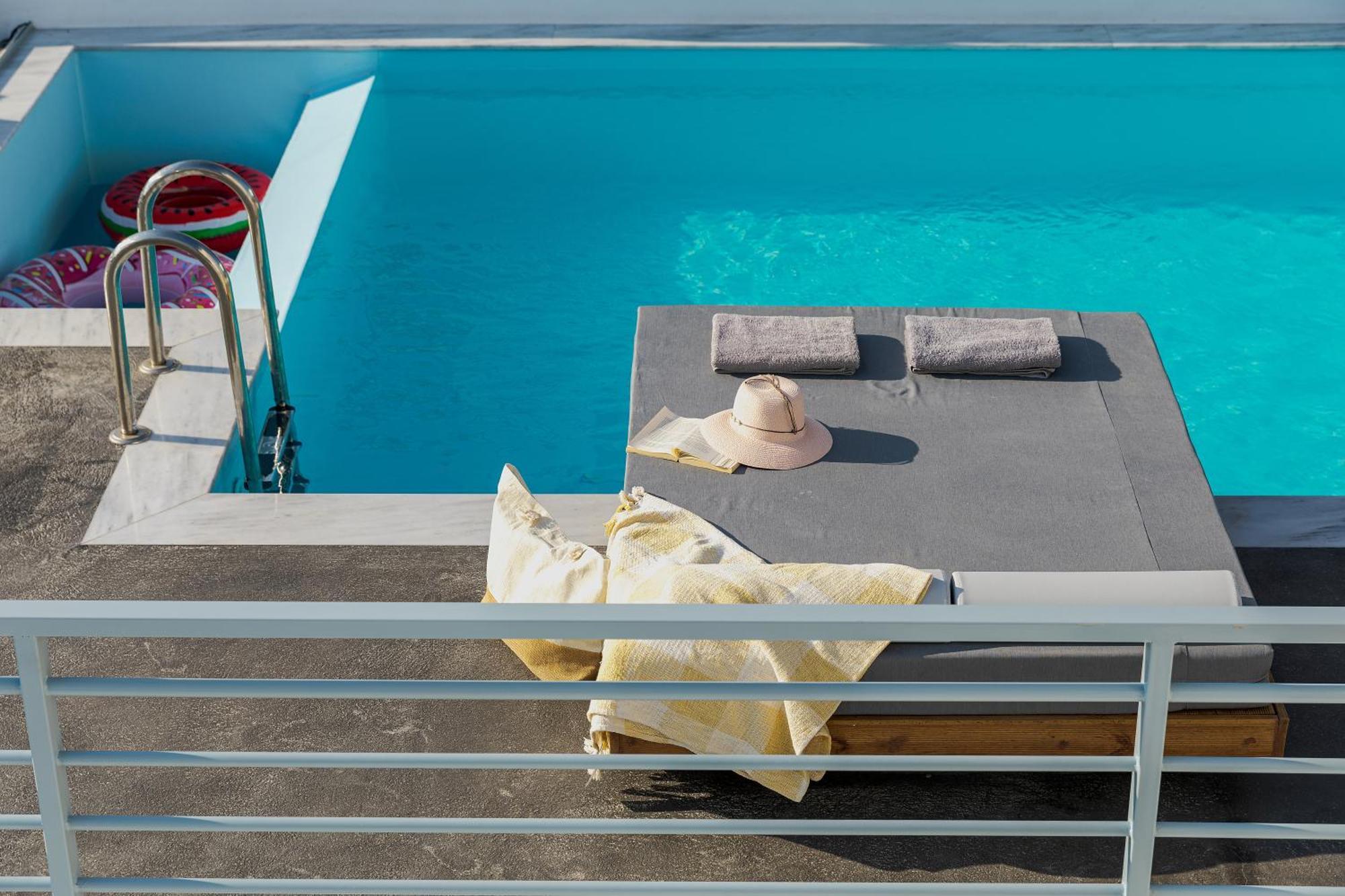 Blackstone Luxury Suites Emporio  Екстер'єр фото