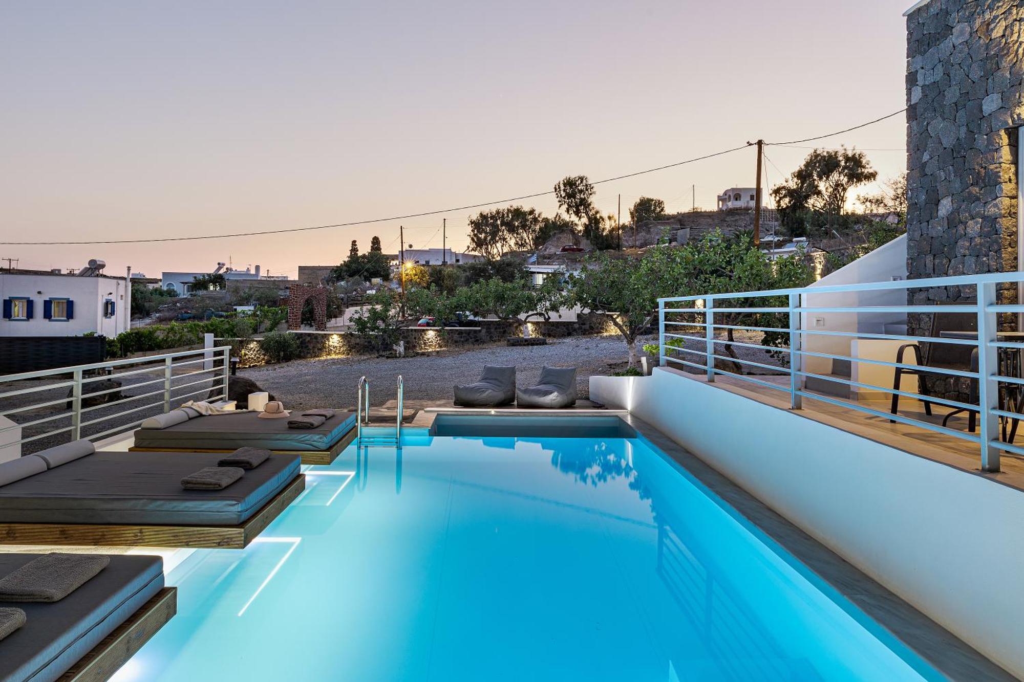 Blackstone Luxury Suites Emporio  Екстер'єр фото